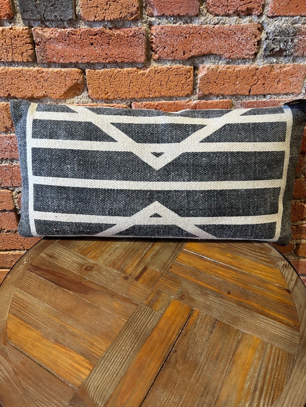 HomArt centerpoint stripe lumbar pillow